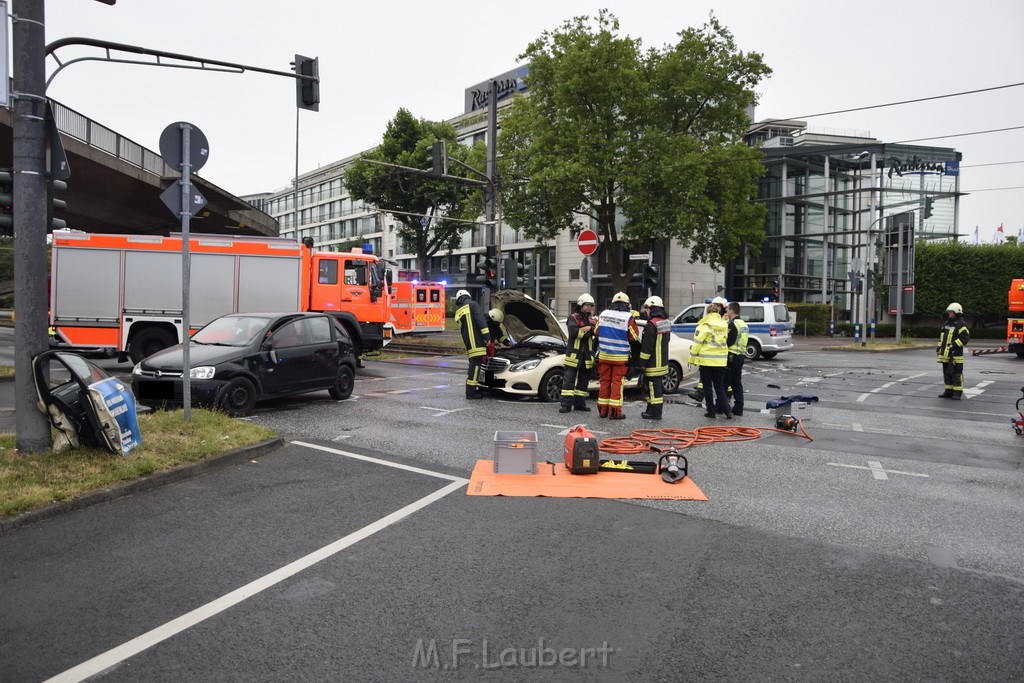 VU 3 Pkw Koeln Deutz Am Messekreisel P035.JPG - Miklos Laubert